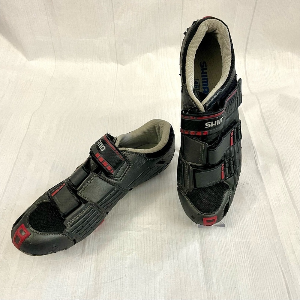 SHIMANO Men’s R099 Black and Red Cycling Biking Shoes Clip Ins Size 46